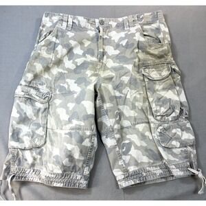 Rocawear Cargo Shorts Men's 39x14 tan camo Stylish and Comfortable Stained